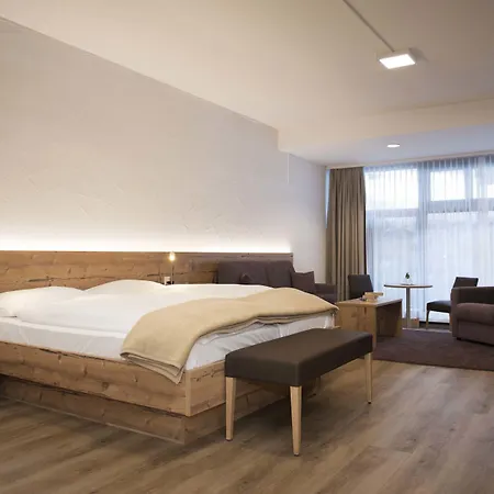 מלון Budget At Alpen Resort, & Dining