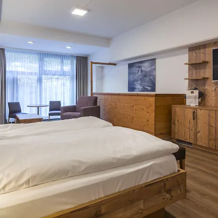 Budget At Alpen Resort, & Dining 3* צרמט