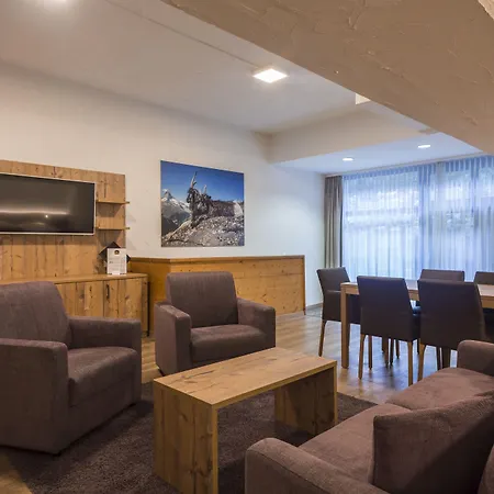 Budget At Alpen Resort, & Dining 3* צרמט