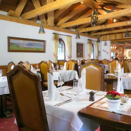 מלון Budget At Alpen Resort, & Dining 3*
