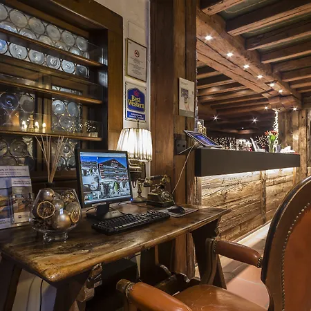 מלון Budget At Alpen Resort, & Dining 3*