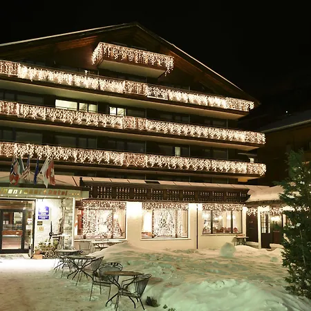 Budget At Alpen Resort, & Dining מלון