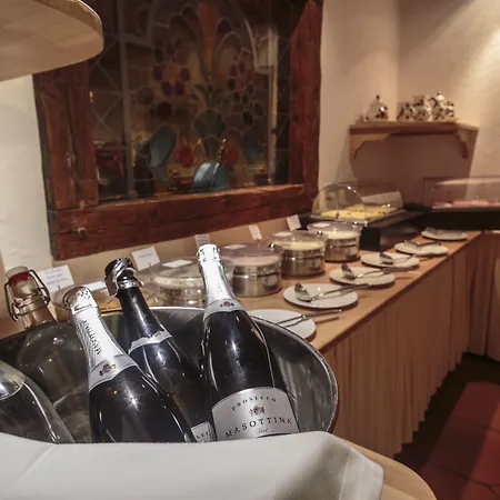 Budget At Alpen Resort, & Dining Hotel 3*