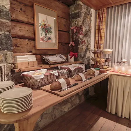 מלון Budget At Alpen Resort, & Dining