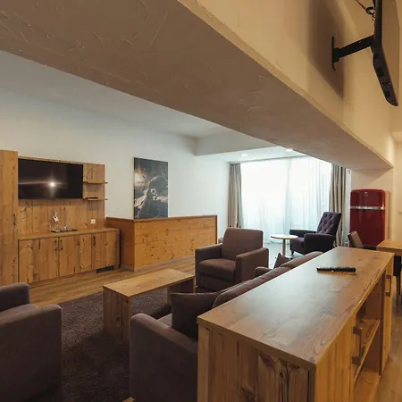 מלון Budget At Alpen Resort, & Dining 3*