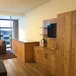 采尔马特经济型酒店 3*